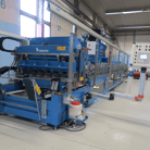 Máquina perfiladora de techo metálico en Kuopio, Finlandia — foto 1