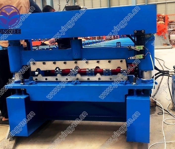 15m/min Trapezoid Roof Sheet Roll Forming Machine in China
