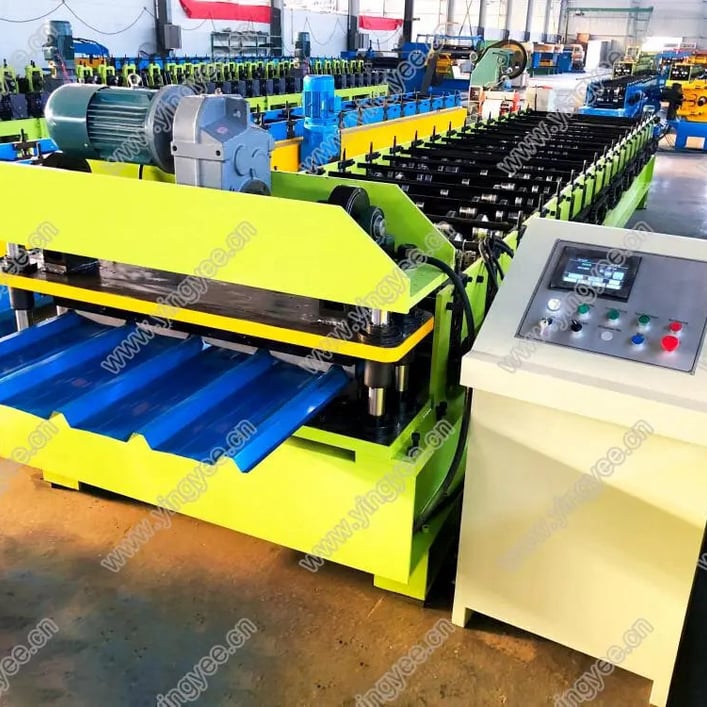 High-Speed Steel Roof Roll Forming Machine in China
