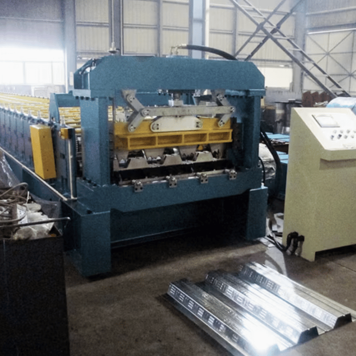 Metal Decking Roll Forming Machine - Saudi Arabia