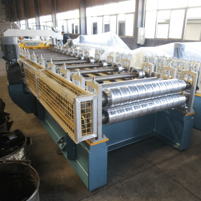 Sandwich Panel Roll Forming Machine in Canada