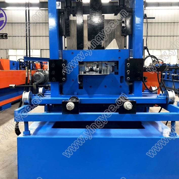 Automatic C/Z Purlin Roll Forming Machine in China