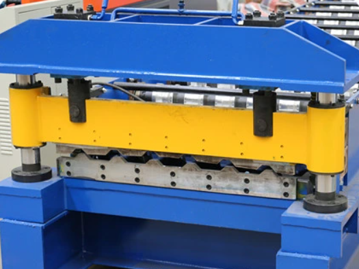 Galvanized Roof Sheet Corrugated Iron Metal Roof Panel Roll Forming Machine in Botou City, China