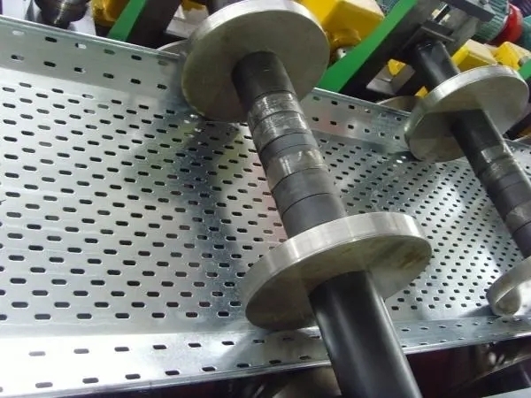 Galvanized Steel Cable Tray Roll Forming Machine in China