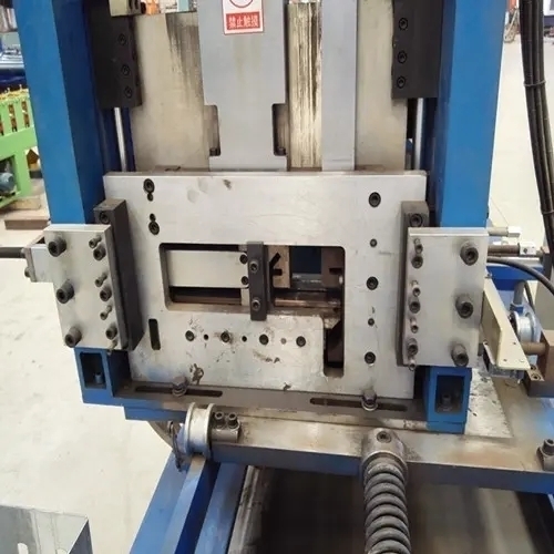 High Precision Z-Purlin Roll Forming Machine in China