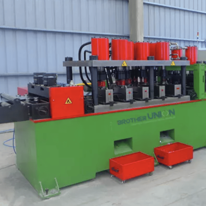 Highway Guardrail Roll Forming Machine in China