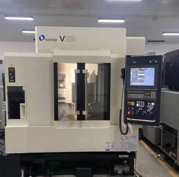 Makino V33 Vertical Milling Machine