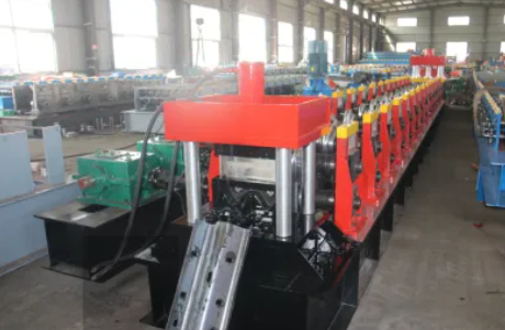 Road Crash Barrier or W Beam/Side Rail Guard Roll Forming Machine in Dongguan, China