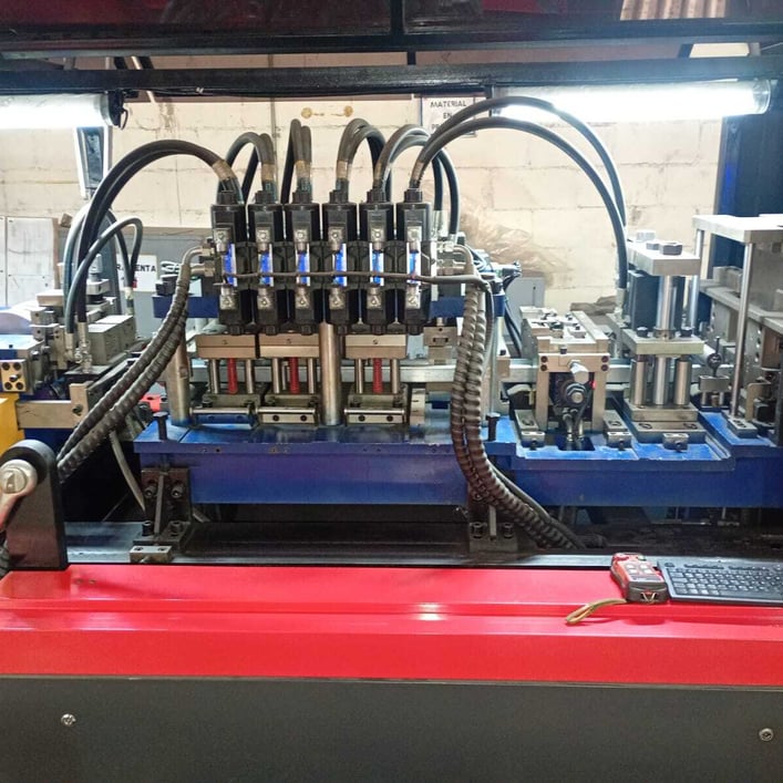 Xiamen Metoform Technology MF1600T fully automatic multi-profile light gauge steel framing roll forming system