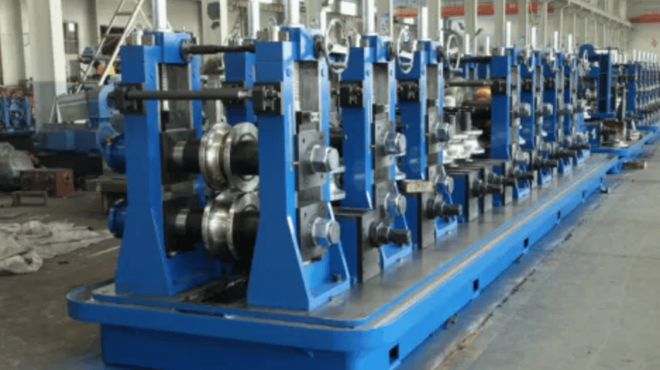 Máquina perfiladora automática en Italia