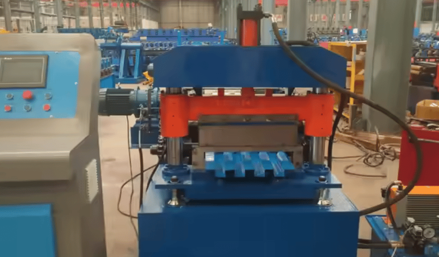 Máquina perfiladora de paneles para muro cortina – Emiratos Árabes Unidos