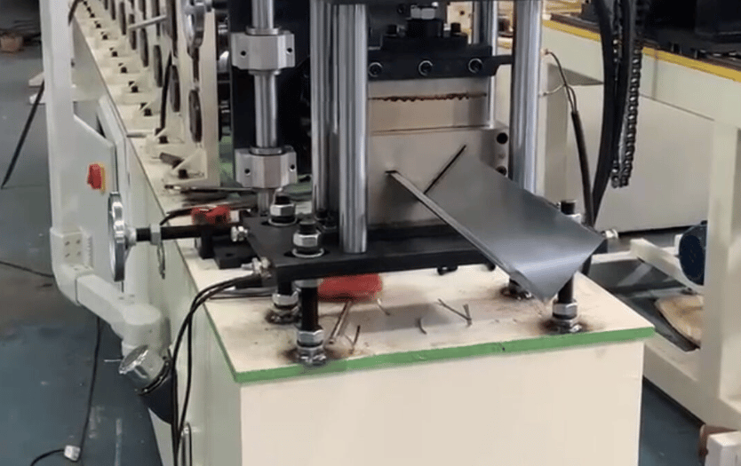 Máquina perfiladora de goterón en Connecticut