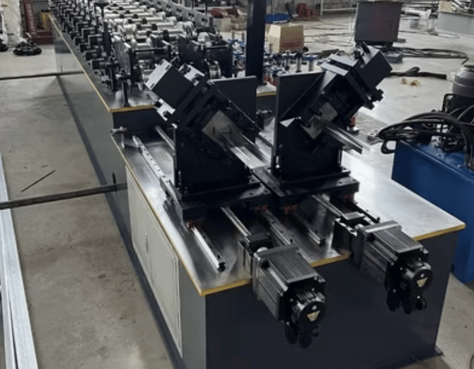 Máquina perfiladora de montantes y canales para tablaroca - Arabia Saudita