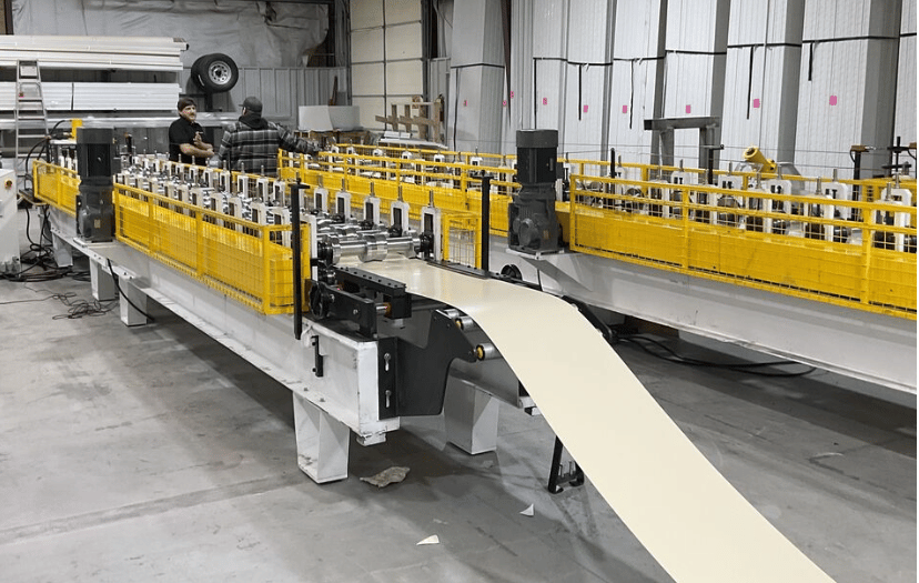 Máquina perfiladora de tapajuntas metálicos en EE. UU.
