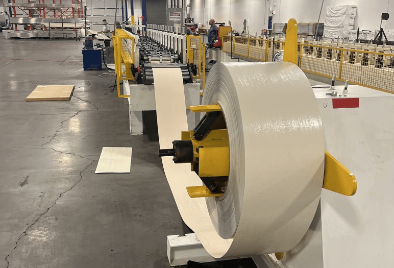 Máquina perfiladora de tapajuntas de limahoya para techos metálicos EE. UU.