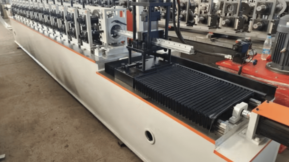 Máquina perfiladora de racks India
