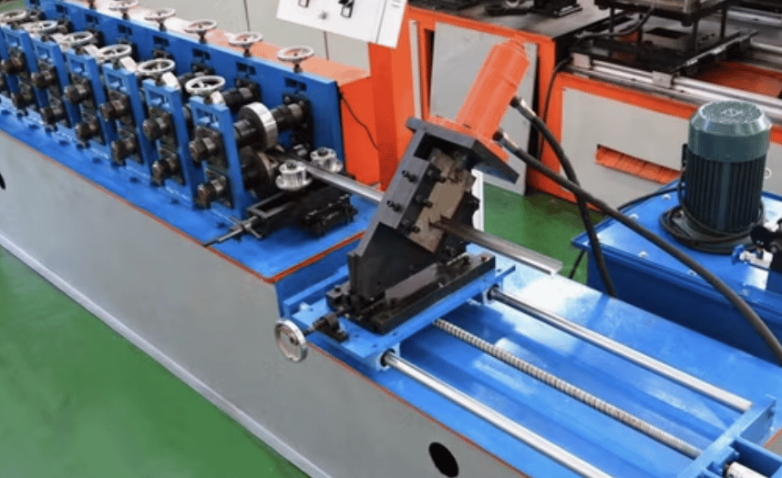 Máquina perfiladora de canal ranurado – Emiratos Árabes Unidos