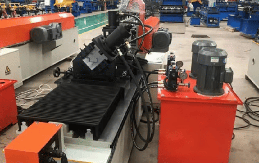 Máquina perfiladora de bastidores de acero en Salt Lake City, Utah