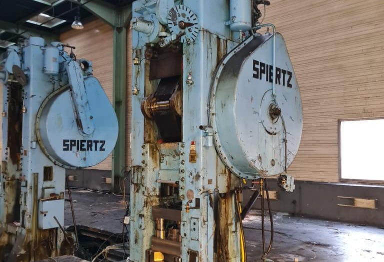 Prensa de rodillera Spiertz de 600 toneladas usada | A.K. Machine Traders, Navi Mumbai, India