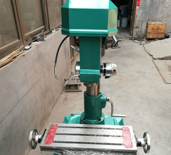 Fresadora de husillo vertical Vigert Hmt-Bf30