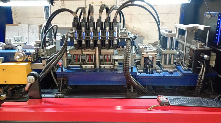Xiamen Metoform Technology MF1600T fully automatic multi-profile light gauge steel framing roll forming system
