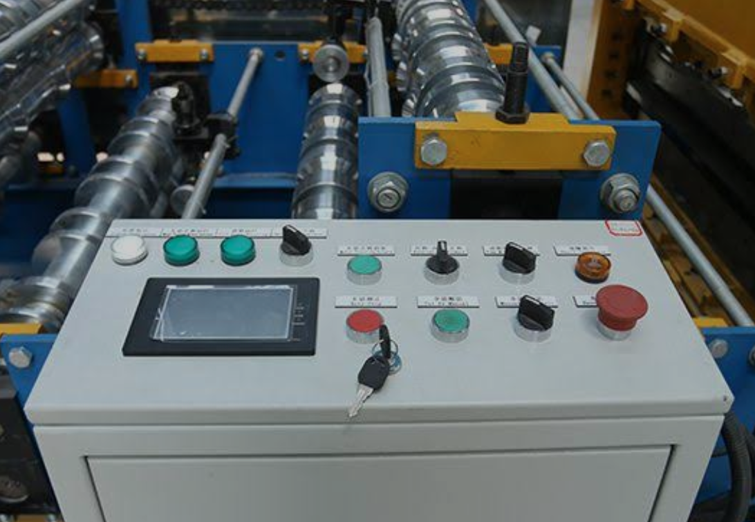 Setting Up the PLC Control Panel on a Roll Forming Machine: A Step-by-Step Guide