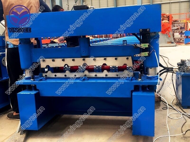 15m/min Trapezoid Roof Sheet Roll Forming Machine In China