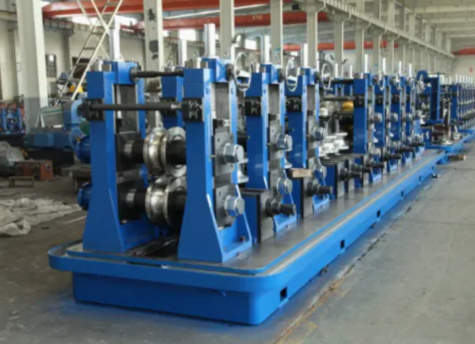 Automatic roll forming machine in Italy