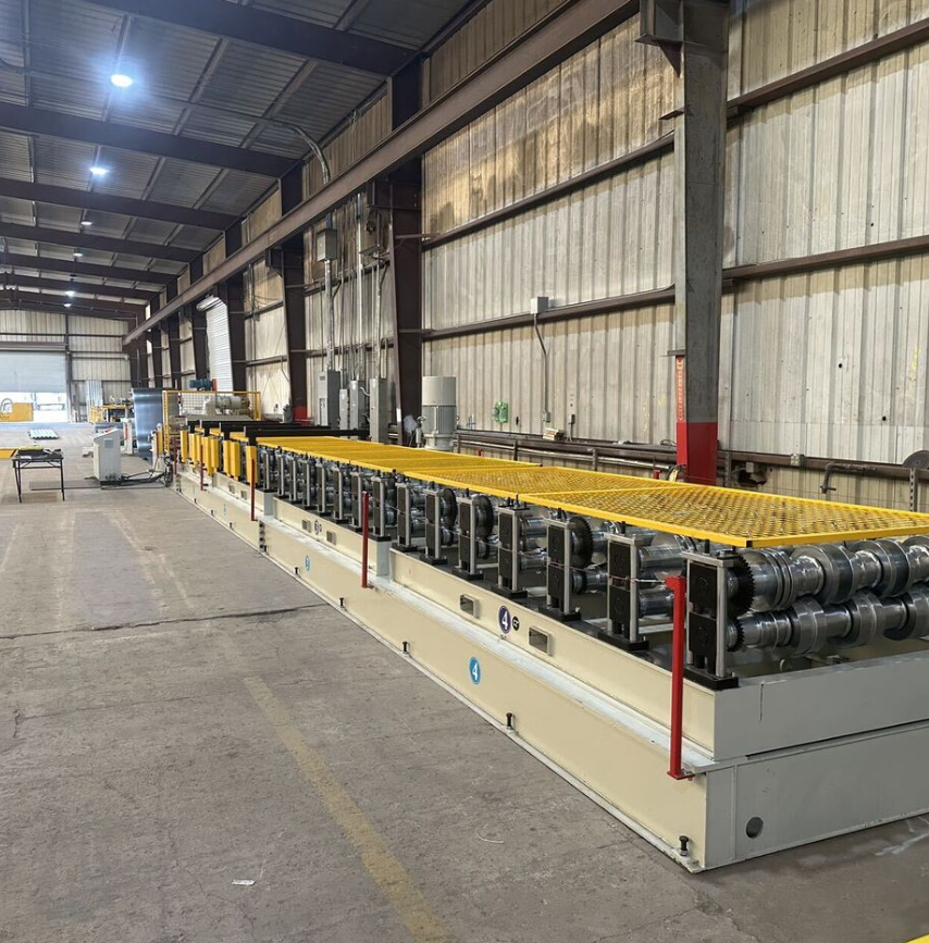 Composite deck roll forming machine in Canada