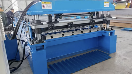 Corrugated roof sheet roll forming machine in Zimbabwe