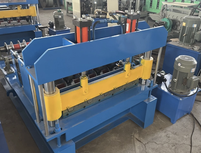 Custom roofing sheet roll forming machine in Liberia