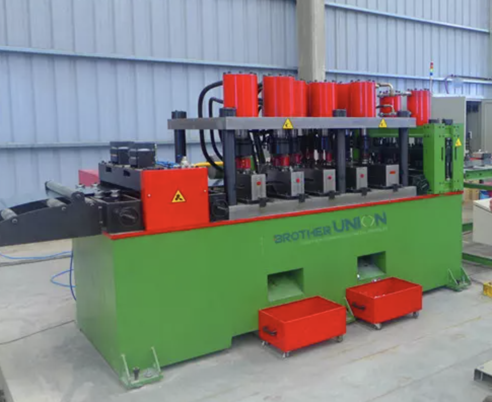 Highway Guardrail Roll Forming Machine In China