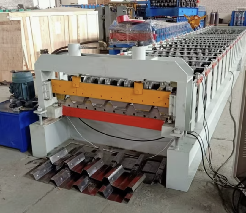 Metal deck roofing roll forming machine in the USA