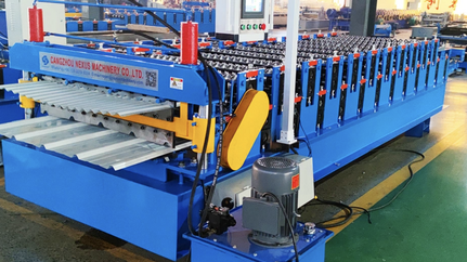 Metal roofing roll forming machine in United Arab Emirates