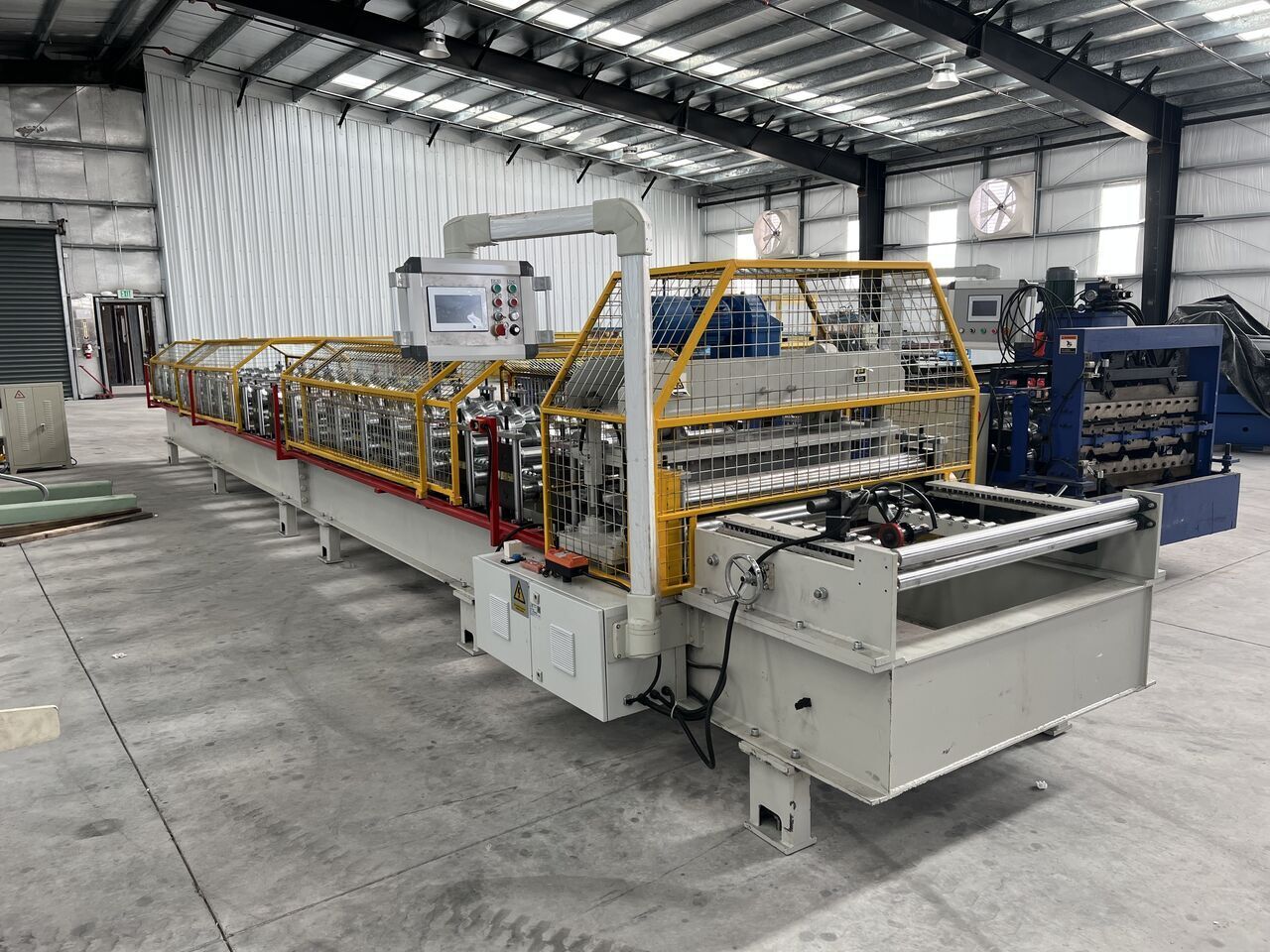 R Panel Metal Roofing Roll Forming Machine in Texas USA