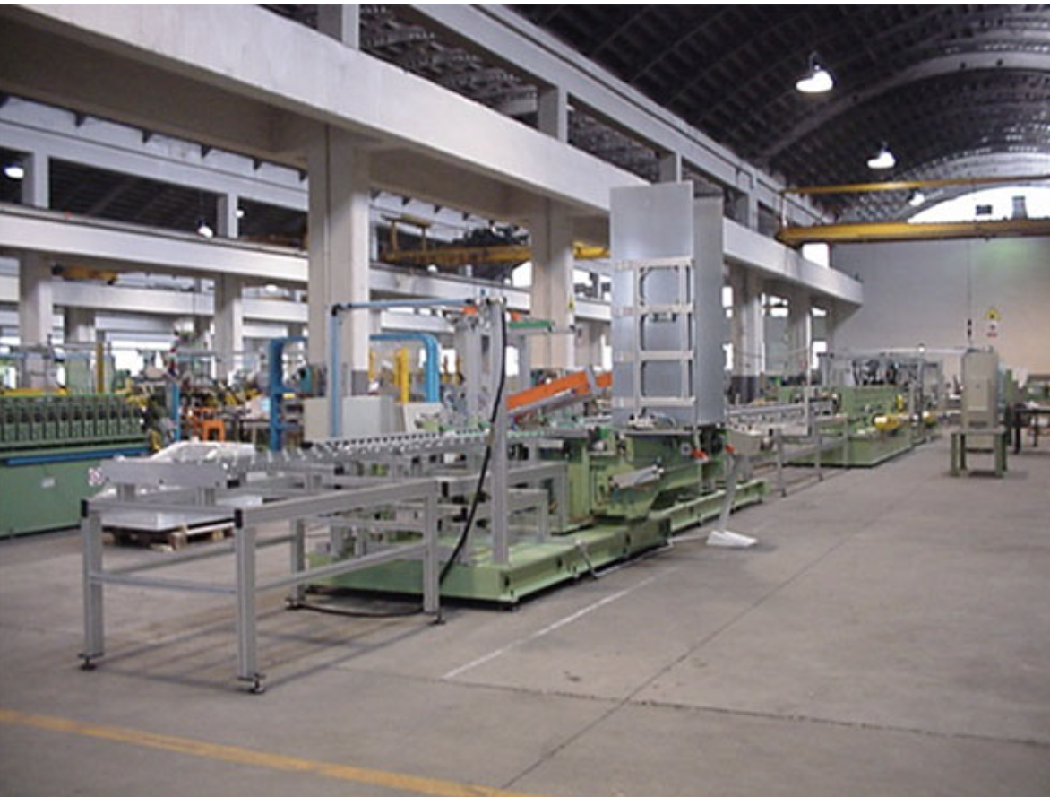 Refrigerator cabinet roll forming machine in Milan, Italy