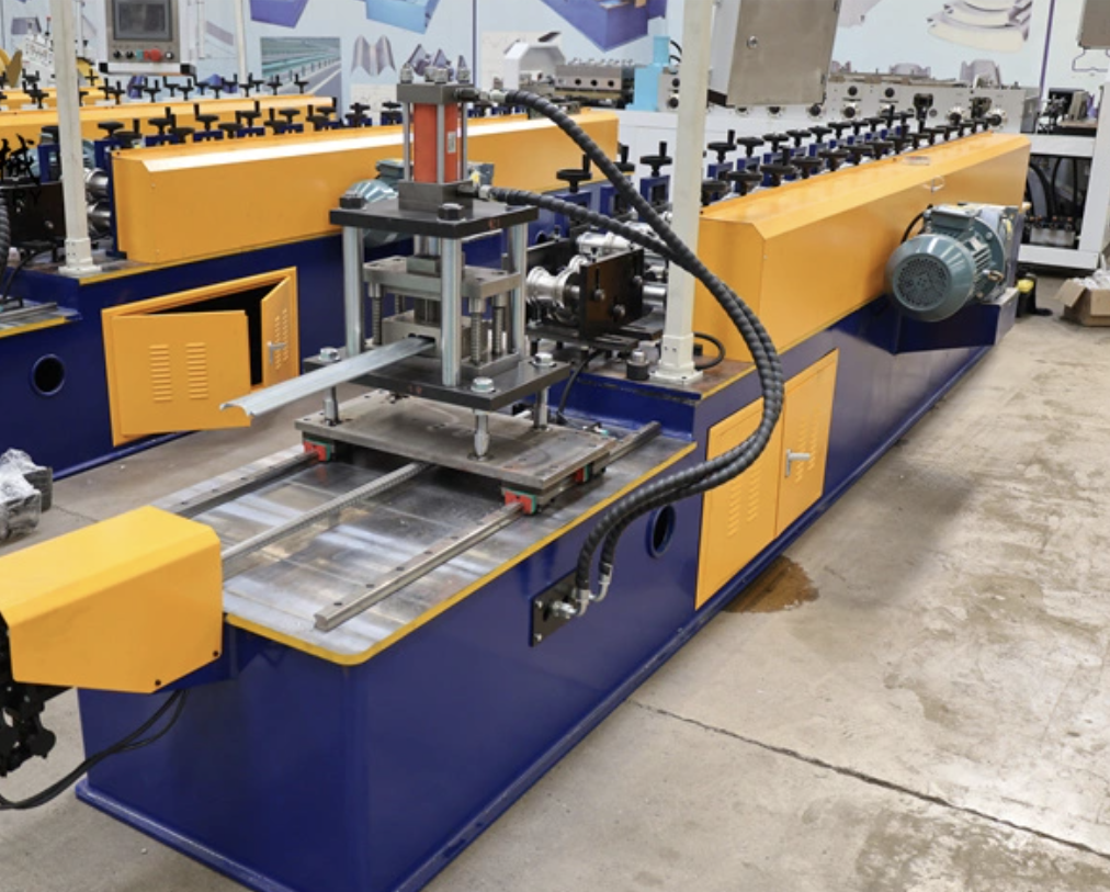 Roller shutter door roll forming machine in Libya