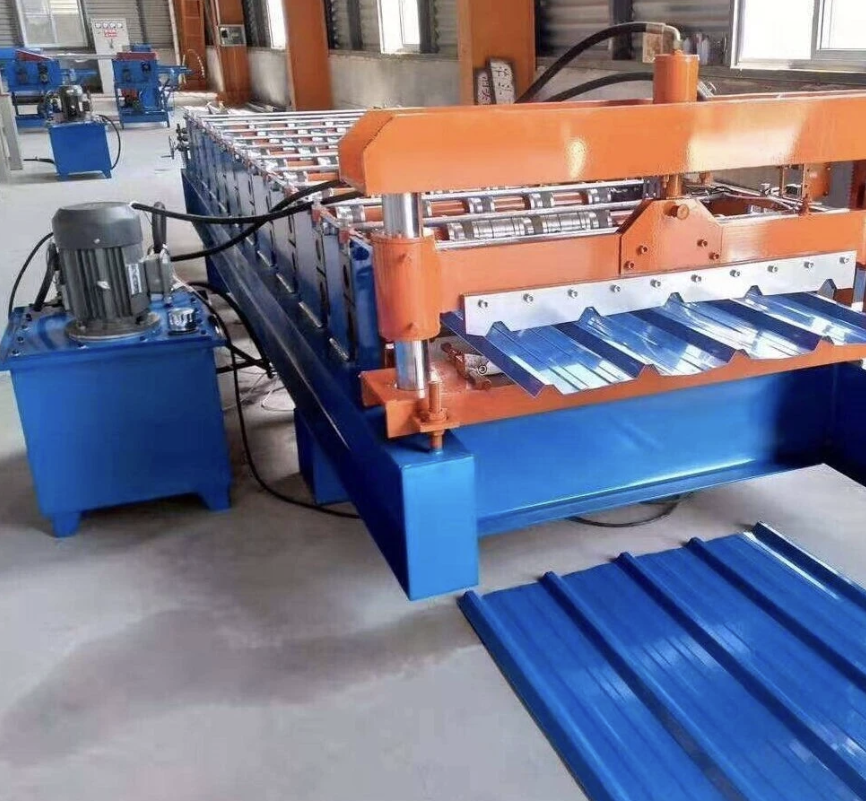 Roof panel roll forming machine in Guinea