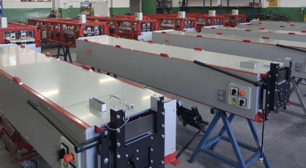 Roofing panel roll forming machine in Poland