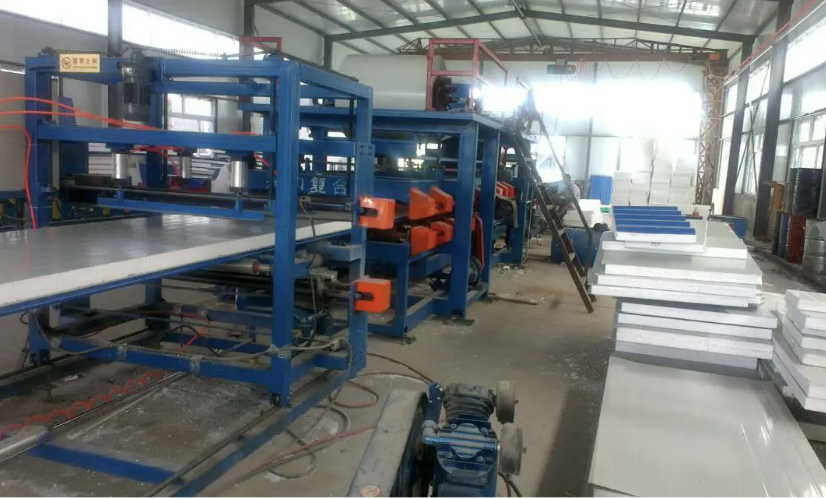 Sandwich panel roll forming machine in USA