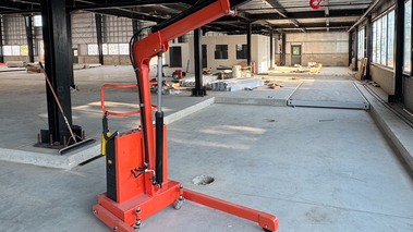 Semi-electric Single Shop Crane 1000kg London, UK