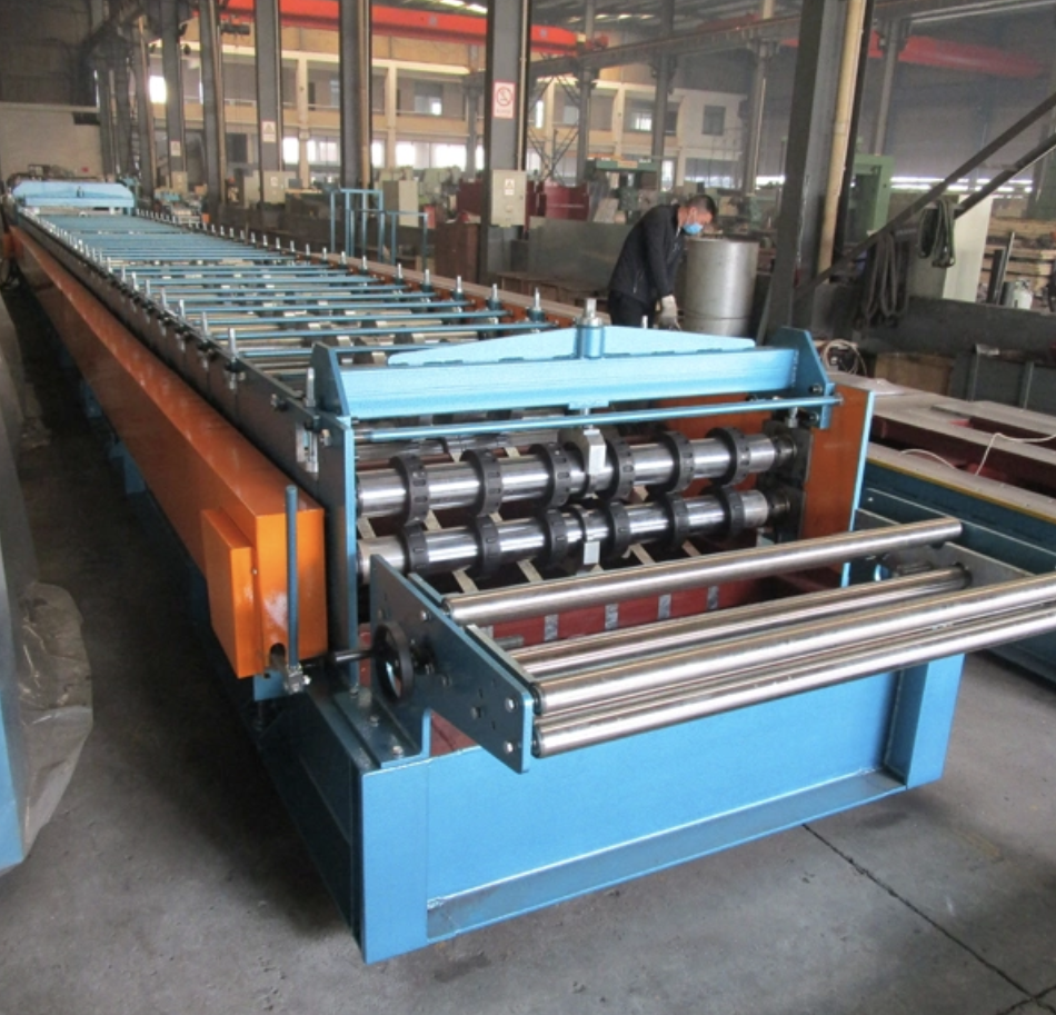 Steel sheet roll forming machine in Nicaragua