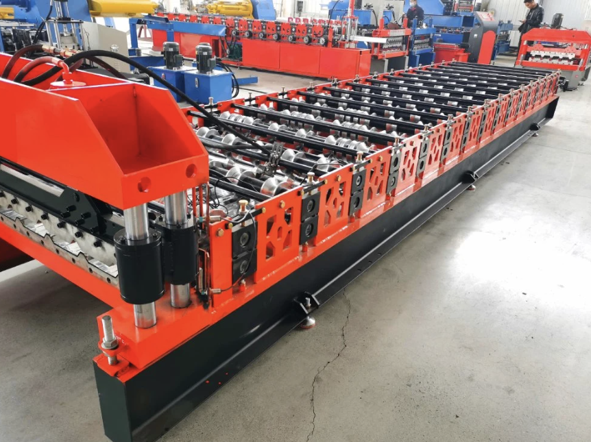 Zinc roof sheet roll forming machine in Niger